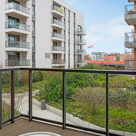 Brabank Riverside - Sauna, Business & Gym By Downtown Apartment